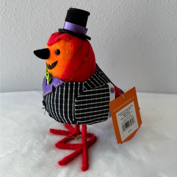 New 2024 Featherly ‘Gourdon’ Felt Bird Halloween figurine. - Picture 2 of 3